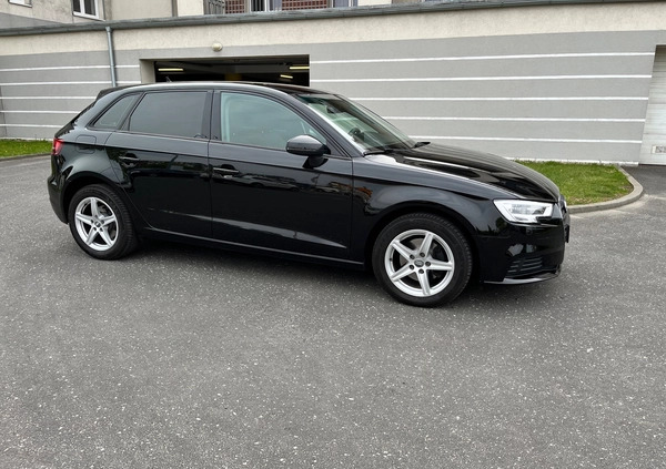 Audi A3 cena 61900 przebieg: 138000, rok produkcji 2016 z Września małe 667